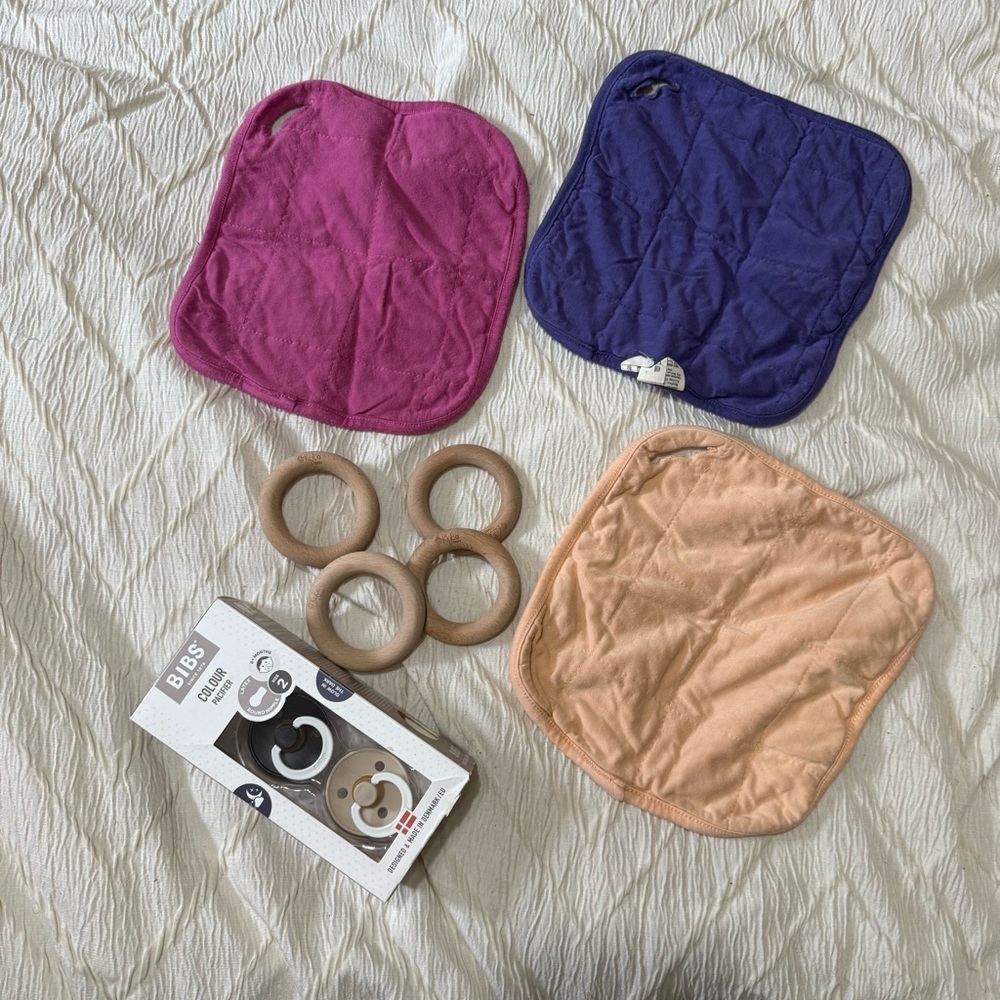 Kyte Baby Lovey and Bibs Pacifier bundle lot